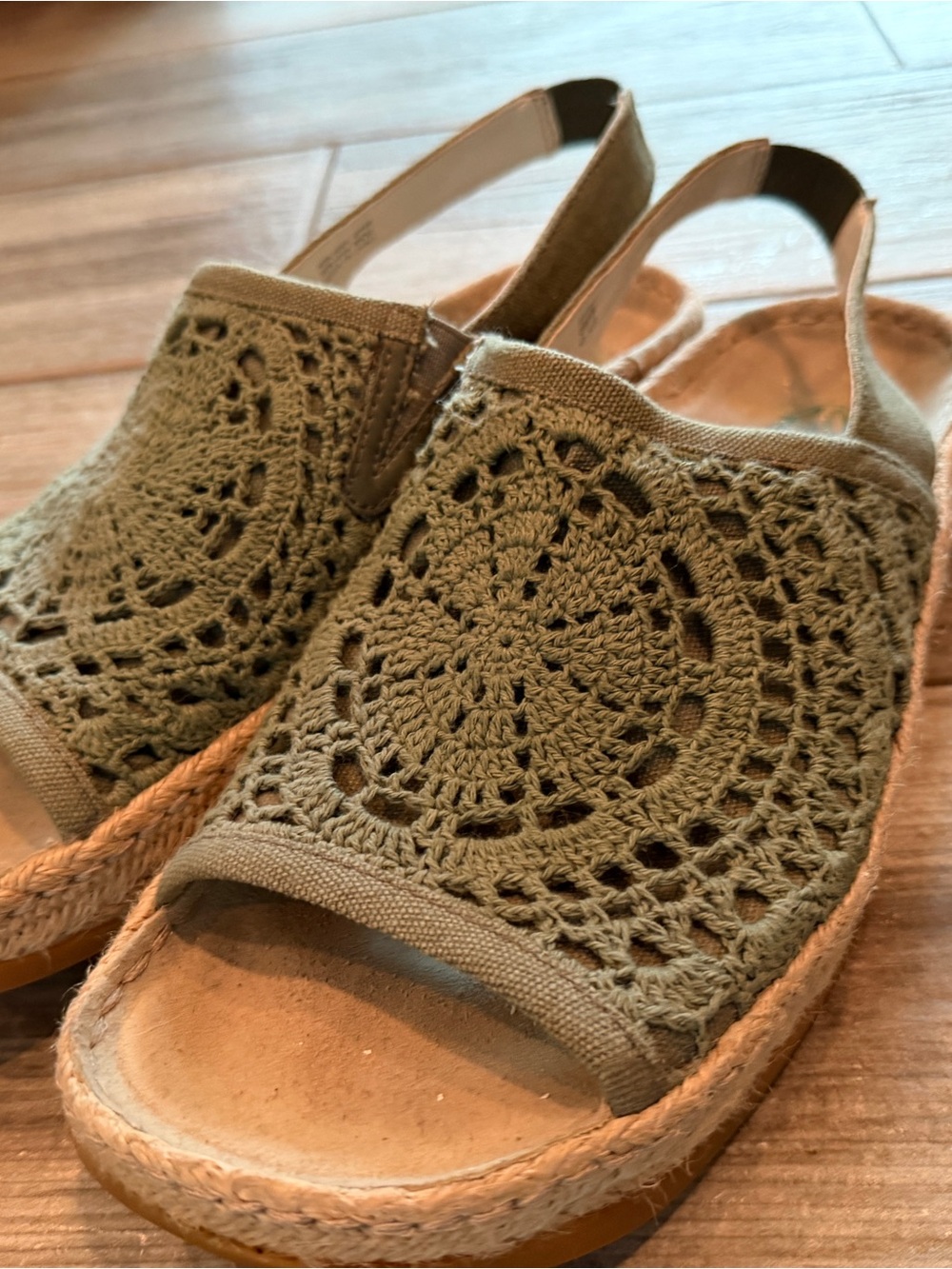 Women's Earth Brand Green Crochet Espadrille Slingback Sandals - size 9.5